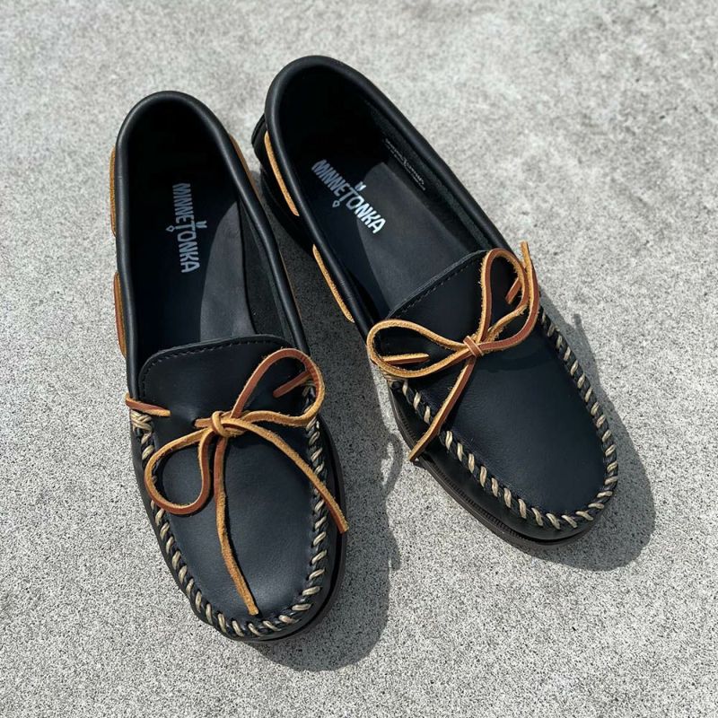 CAMP MOC SMOOTH BLACK LEATHER (749) | ミネトンカ公式通販サイト